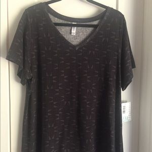 Lularoe Christy tee